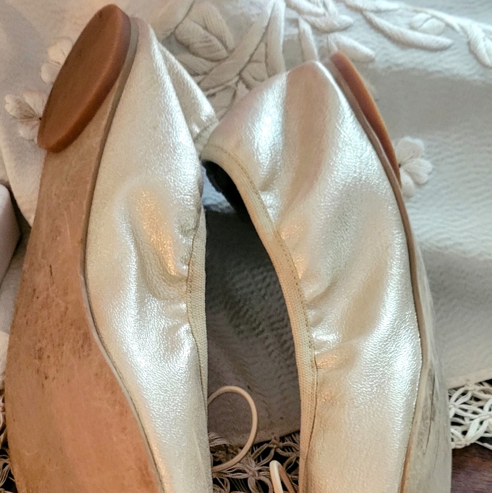 Ruby & Bloom Bella Flat - Picture 2 of 4